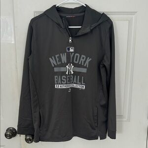 MLB New York Yankees Hoodie sweatshirt size small gray, athletic Majestic